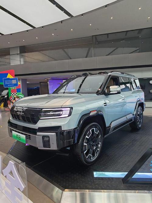 重庆257比亚迪方程豹硬派越野的爆款，英菲尼迪35周年与你共成长